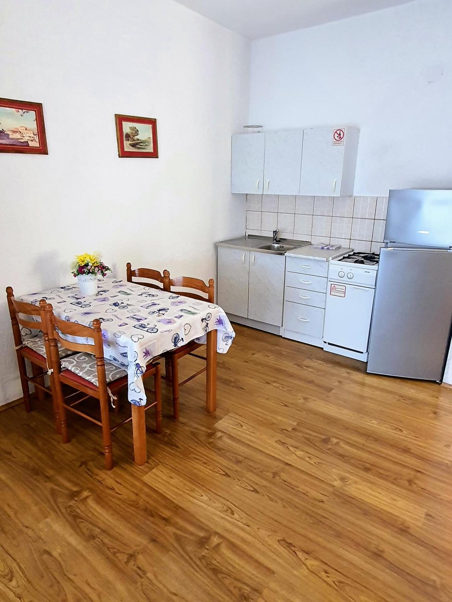 Apartments - Buffet 2B Sveti Juraj Oda fotoğraf